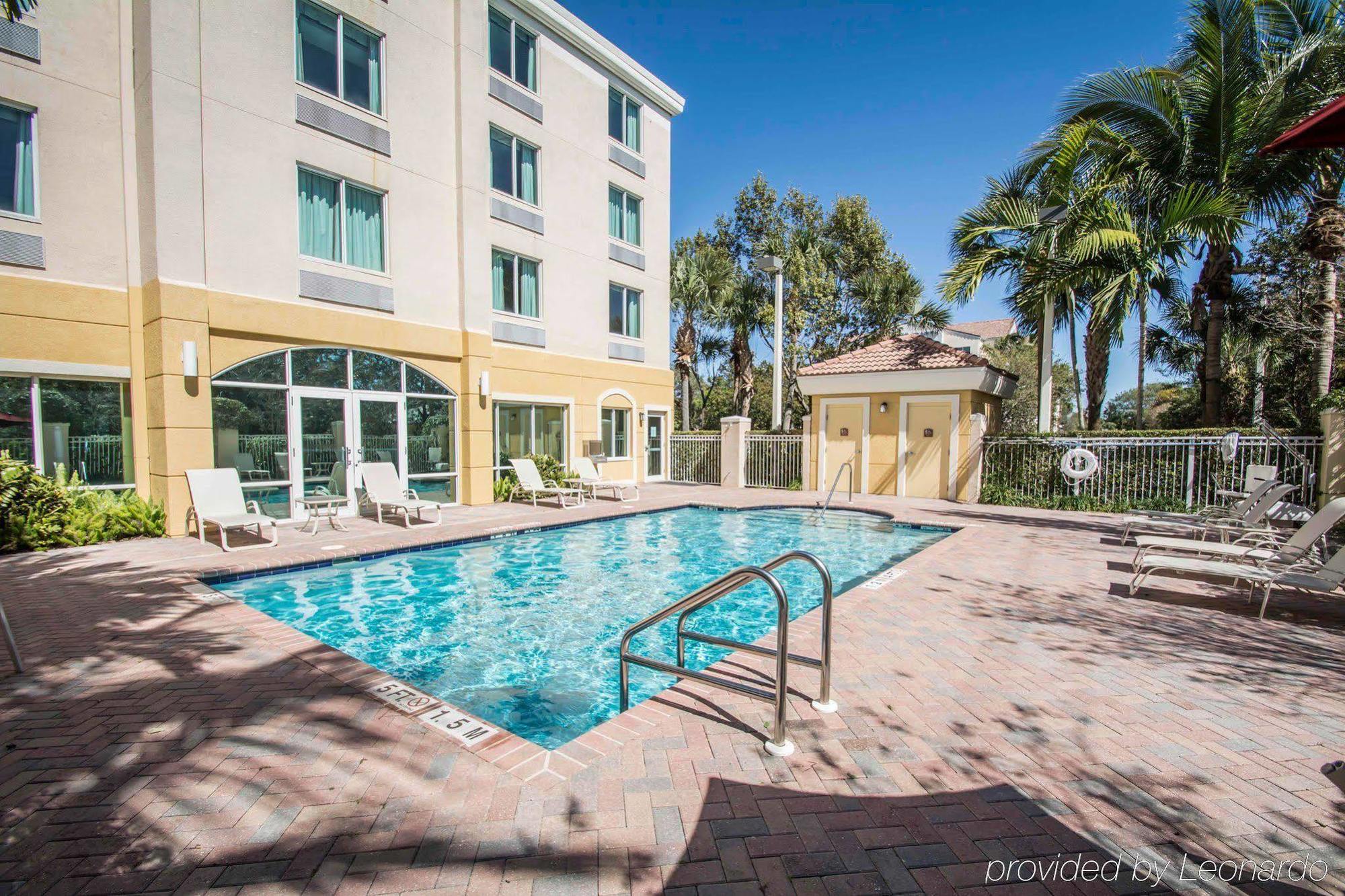 Comfort Inn & Suites Jupiter I-95 Exterior photo